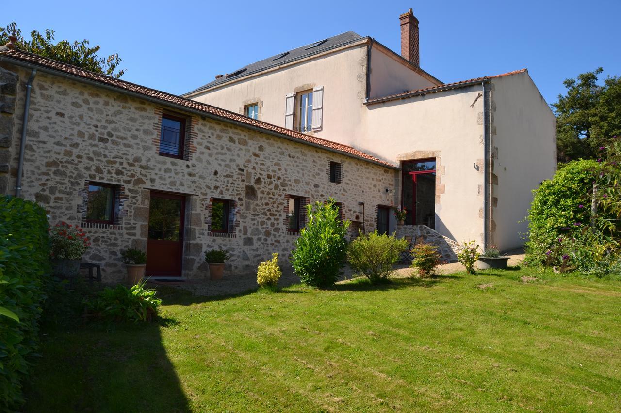 Les Châtelliers-Châteaumur Demeure Du Castel Bed & Breakfast エクステリア 写真